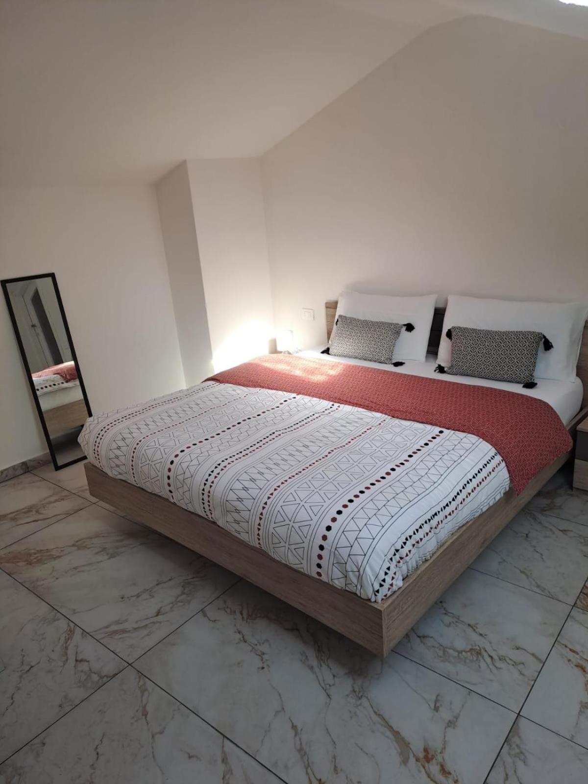 Lake House Canzo Bagian luar foto